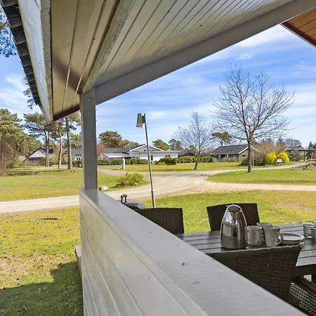 בית נופש Lovely In With Wifi